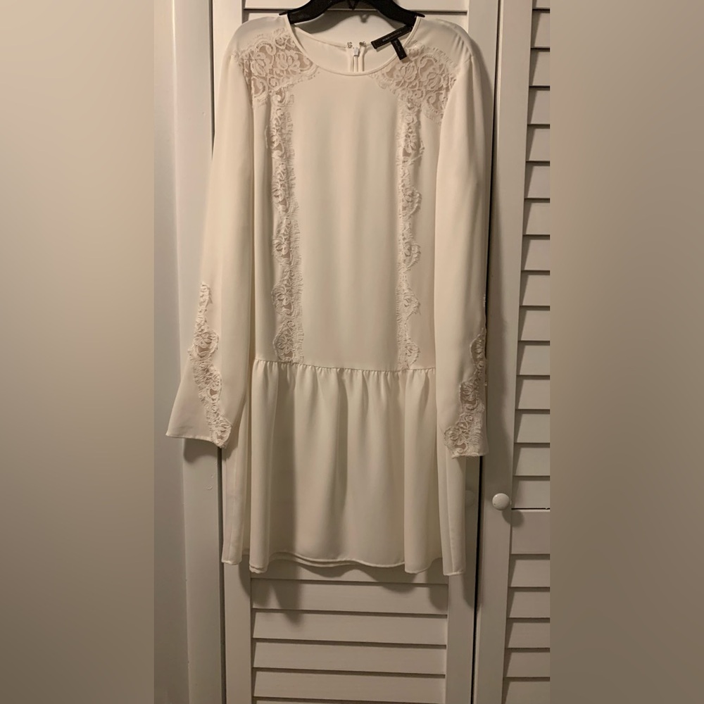 Elegant White Lace Dress , Size S ( Fits M size)